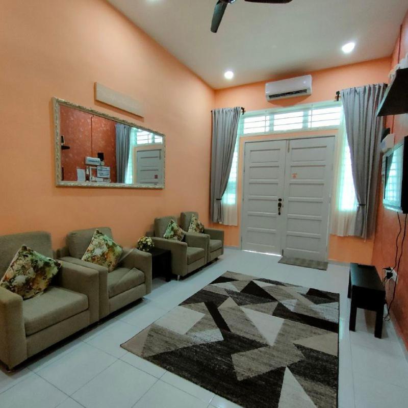 D'Q Putra Homestay Melaka Eksteriør bilde