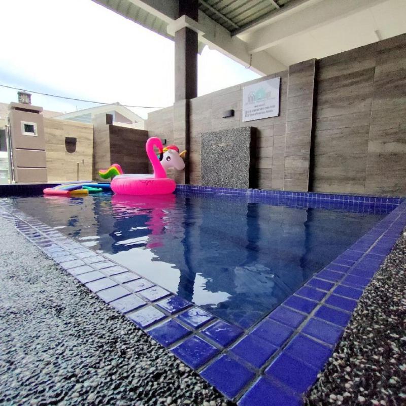 D'Q Putra Homestay Melaka Eksteriør bilde